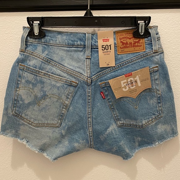 Levi’s Women’s 501 High Rise Bleach Wash Denim Shorts - Waist Size 25 - Picture 4 of 16